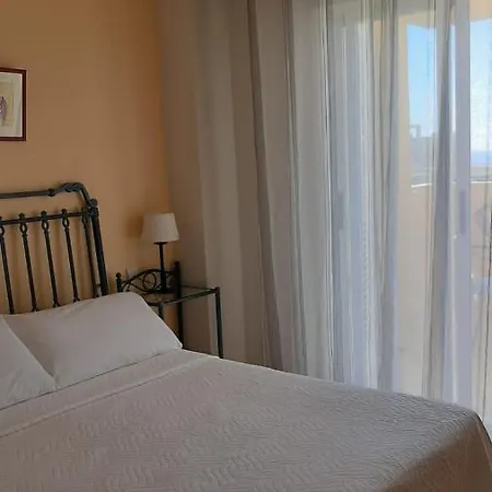 Atico Con Terraza Abierta/open Terrace